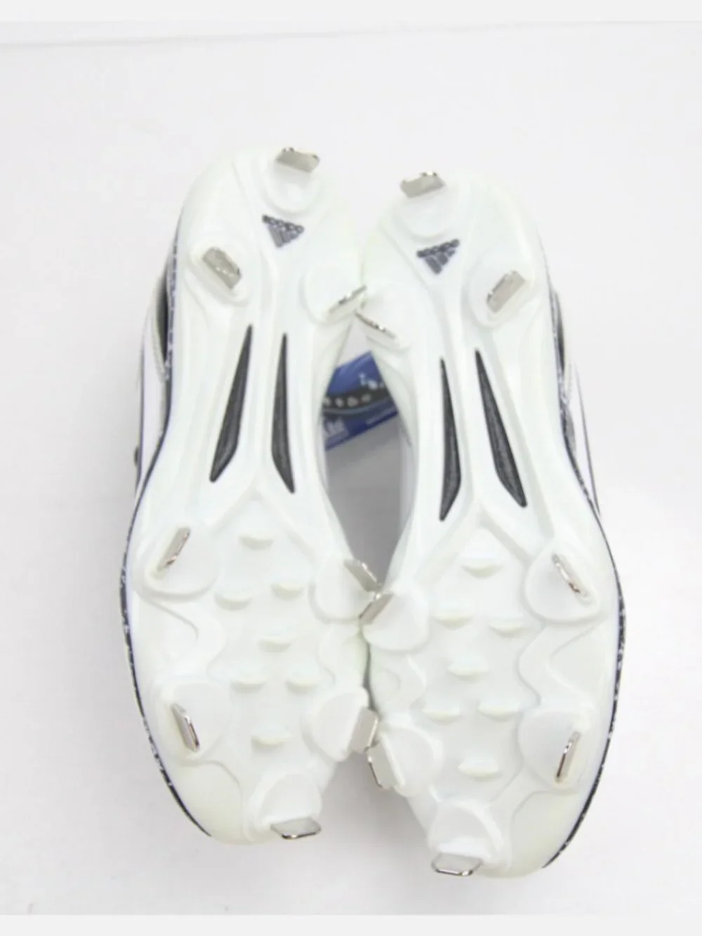 Women's NWT Adidas Poweralley  softball cleats.